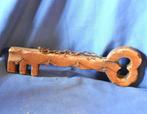 porte clefs mural en forme de clef en bois, Maison & Meubles, Enlèvement ou Envoi, Utilisé