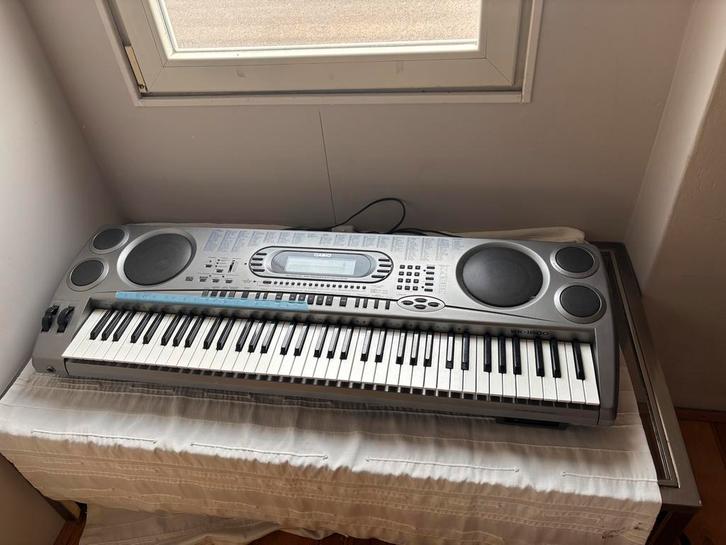 Casio WK-1800, Muziek en Instrumenten, Keyboards, Zo goed als nieuw, Casio, Met standaard, Ophalen