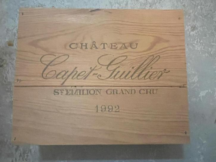 Coffret à vin Château Capet-Guillier, Collections, Vins, Comme neuf, Vin rouge, France, Pleine, Enlèvement ou Envoi