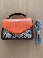 Handtas - oranje- bruin- slangenmotief, Handtassen en Accessoires, Tassen | Damestassen, Ophalen, Zo goed als nieuw, Bruin, Handtas