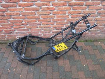 Suzuki GSX600 frame met Nederlands kenteken GSX 600 F kader beschikbaar voor biedingen
