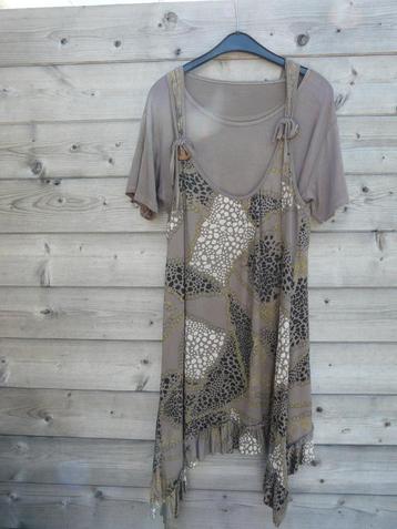 Set loshangend tuniek  +T shirt  maat M/L beschikbaar voor biedingen