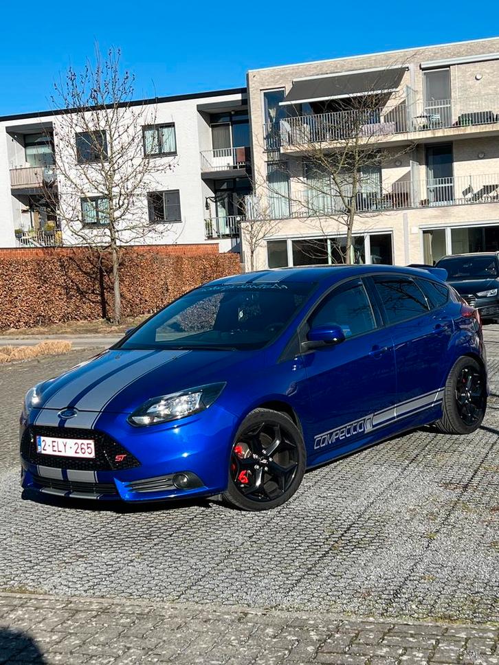 Ford Focus mk3 ST 2L Eco Boost, Auto's, Ford, Particulier, Focus, ABS, Adaptieve lichten, Airbags, Airconditioning, Bluetooth