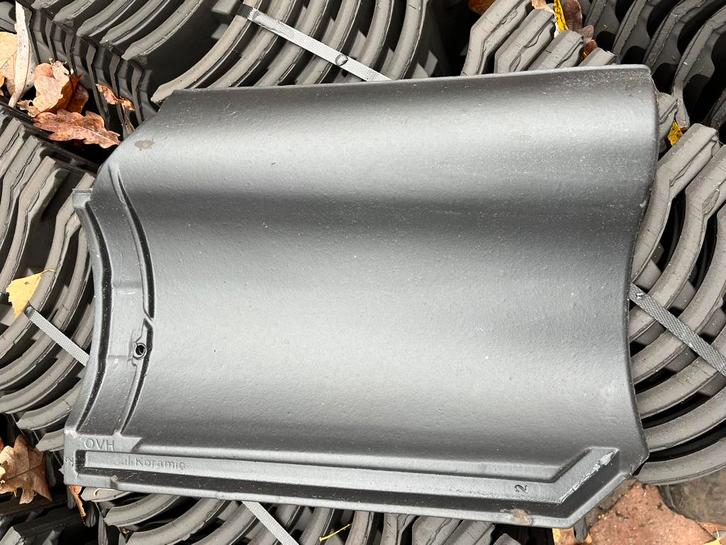 Tuiles de toit en satin noir classique Koramic OVH, Bricolage & Construction, Tuiles & Revêtements de toit, Neuf, Tuiles, Pierre ou Argile