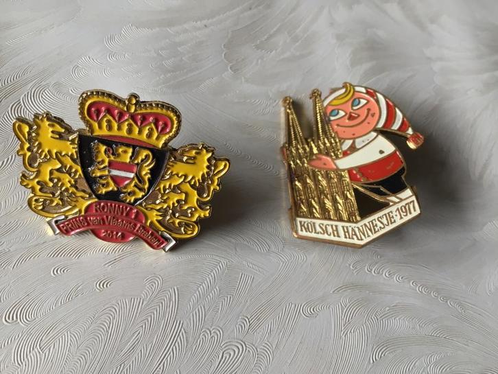 Carnaval pin carnaval speldje, Verzamelen, Speldjes, Pins en Buttons, Ophalen of Verzenden