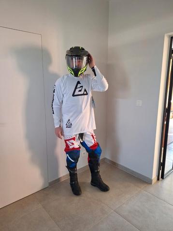 motocross kledij en beschermers - nieuw.  beschikbaar voor biedingen