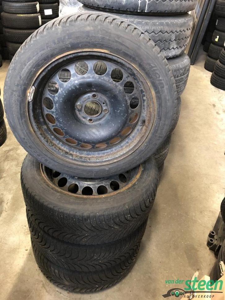 225-50-17 98H Peugeot 3008 Citroen Winterbanden set Michelin, Auto-onderdelen, Banden en Velgen, Banden en Velgen, Winterbanden