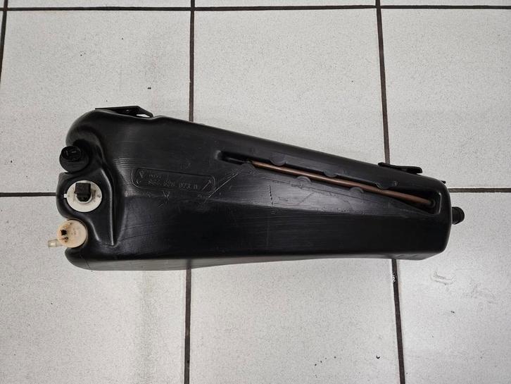 1 Porsche 964 ruitensproeiertank, Auto-onderdelen, Overige Auto-onderdelen, Porsche, Ophalen of Verzenden