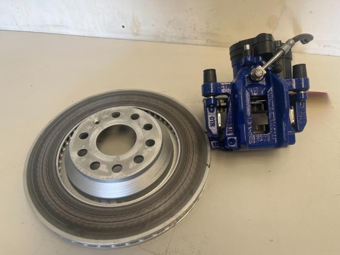 Remklauw (Tang) links-achter van een Volkswagen Golf, Auto-onderdelen, Remmen en Aandrijving, Volkswagen, Gebruikt, 3 maanden garantie