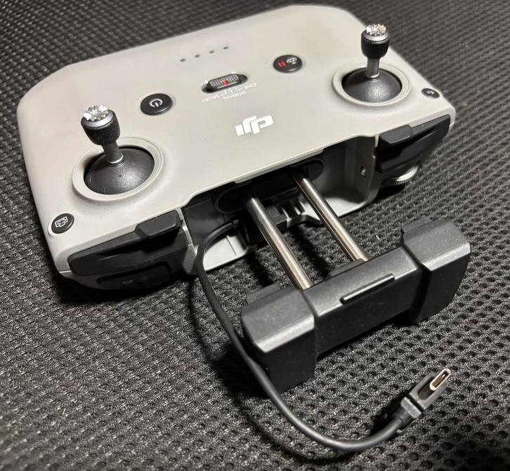 DJI radiocommande RC-N1(RC231)drone, Hobby & Loisirs créatifs, Modélisme | Radiocommandé & Téléguidé | Hélicoptères & Quadricoptères