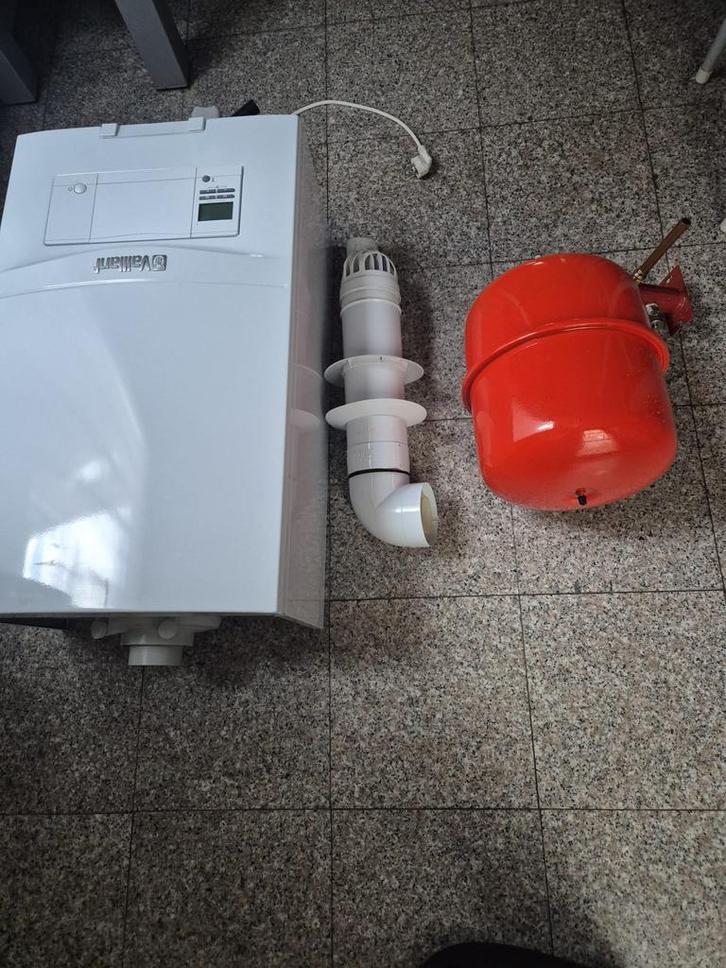 Vaillant ecoTEC pro VCW 286/5-3 combiketel 24/28 kW, Doe-het-zelf en Bouw, Chauffageketels en Boilers, Zo goed als nieuw, Boiler