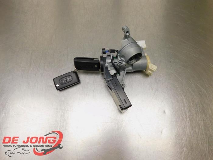 Kontaktslot + Sleutel van een Citroen C-Crosser, Auto-onderdelen, Overige Auto-onderdelen, Citroën, Gebruikt, 3 maanden garantie