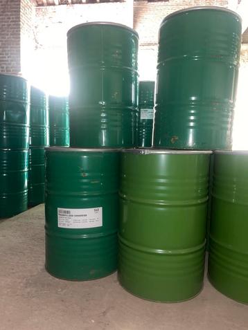 Metalen vat van 220 liter (deksel + omsnoering). 100% SCHOON beschikbaar voor biedingen