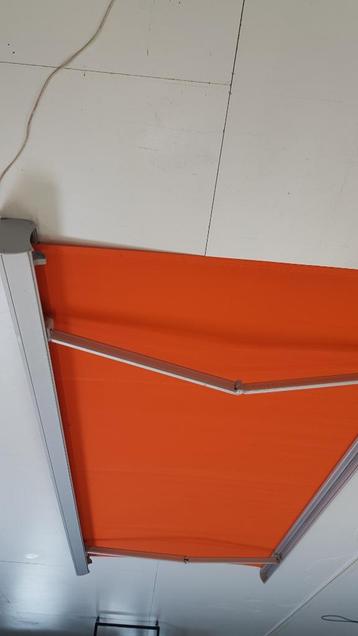 Auvent à cassette Knikarm 5x2m électrique, À bras articulé, Enlèvement ou Envoi, 150 à 300 cm, Utilisé