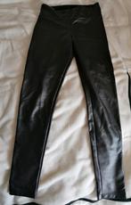 Pantalon legging femme noir en simili cuir Calzedonia, Vêtements | Femmes, Leggings, Collants & Bodies, Calzedonia, Noir, Porté