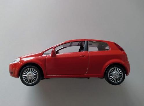 Nice Norev Fiat Punto - Échelle 1/43 - Bel état, Hobby & Loisirs créatifs, Voitures miniatures | 1:43, Comme neuf, Voiture, Norev