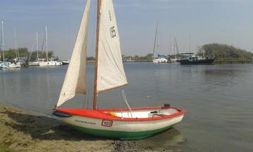 Stabiele en ruime Zeilboot leukothea met trailer van laser