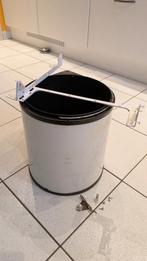 Inbouw vuilbak voor keuken, Ophalen