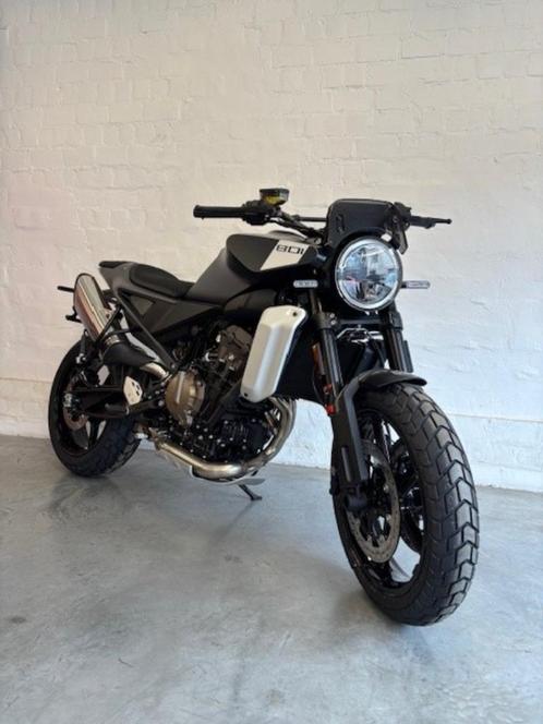 Husqvarna Svartpilen 801, Motoren, Motoren | Husqvarna, Bedrijf, Naked bike, meer dan 35 kW, 2 cilinders, Ophalen