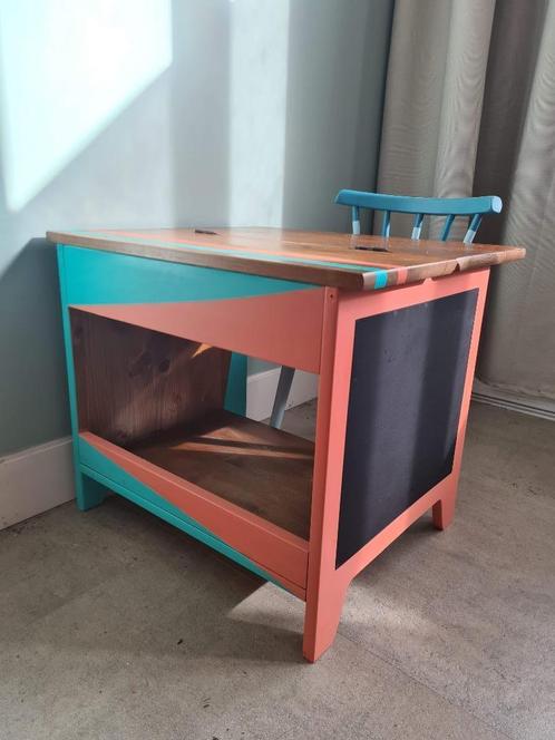 Lessenaar met opbergvak en stoeltje kind, Kinderen en Baby's, Kinderkamer | Tafels en Stoelen, Ophalen