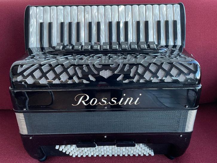 Z.g.a.n. Rossini accordeon . 96 bas . 4 korig. Musette ., Muziek en Instrumenten, Accordeons, Zo goed als nieuw, Toetsaccordeon