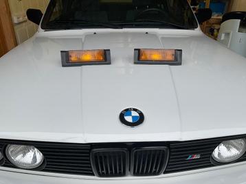 BMW E30 - Feux de direction L+R phase 1. ### €45,00 ###