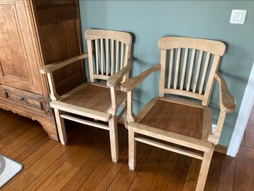 Vintage stoelen  beschikbaar voor biedingen