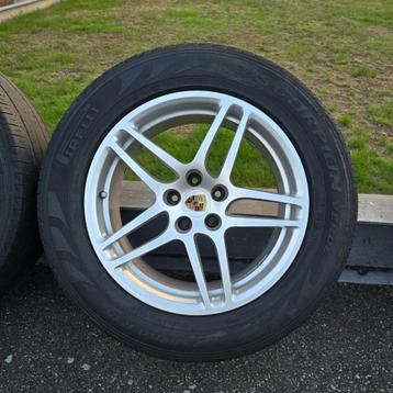 Macan Velgen met zomerbanden 18 inch beschikbaar voor biedingen