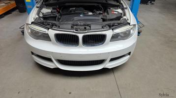 Voorbumper BMW 1 serie E82 E88 Alpinweiss III 300 5111731122 beschikbaar voor biedingen