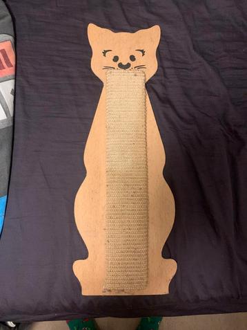 Houten krabpaal katten beschikbaar voor biedingen