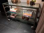 Open kast op wieltjes uit staal met 3 glazen schabben, Ophalen, Kast