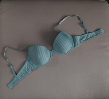 BH in glanzende stof, licht turquoise; maat :95C., Kleding | Dames, C&A, Ophalen of Verzenden, Overige kleuren, BH