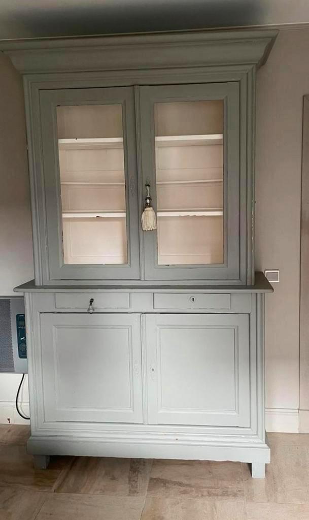 Antieke buffetkast met prachtige details, Huis en Inrichting, Kasten | Buffetkasten, Gebruikt, Grenenhout, Ophalen