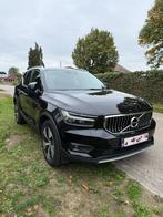 Volvo XC40 Plug-in Hybride BLACK - TOP STAAT!, Auto's, Automaat, Stof, Zwart, 95 kW