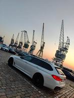 BMW 530I Xdrive Touring M pakket, Auto's, BMW, Automaat, Euro 5, Zwart, Wit