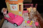 Barbie met auto, Nibbles, stal en enkele accescoires, Enlèvement ou Envoi, Utilisé, Barbie