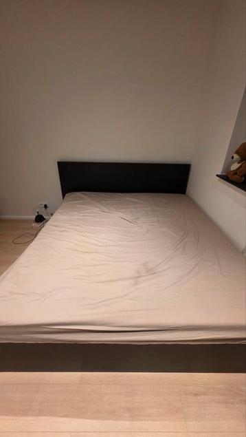 IKEA MALM tweepersoonsbed 180x200 + lattenbodem beschikbaar voor biedingen