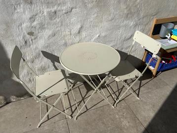 Bistroset tuintafel en klapstoelen IKEA  beschikbaar voor biedingen