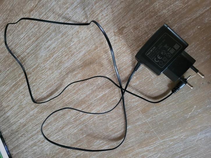 Nokia gsm-oplader - dunne pin, Telecommunicatie, Mobiele telefoons | Telefoon-opladers, Zo goed als nieuw, Nokia, Ophalen of Verzenden