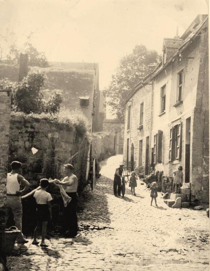 Vie quotidienne dans une ruelle (reproduction), TV, Hi-fi & Vidéo, Photo | Cadres photo, Neuf, Enlèvement ou Envoi