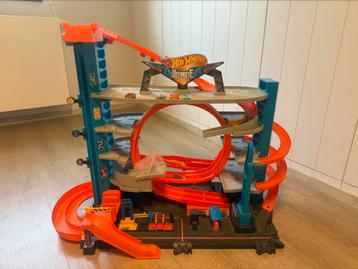 Hotwheels “ultimate garage” racebaan beschikbaar voor biedingen