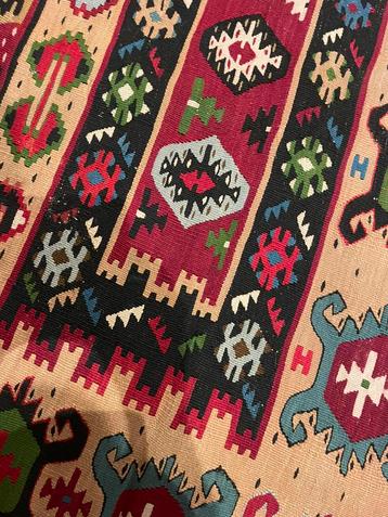 Kilim  beschikbaar voor biedingen