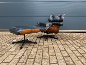 Vitra Eames lounge chair met Ottoman. Uit 1983 met invoice! beschikbaar voor biedingen