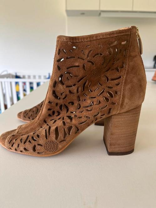 Zomerse hak -maat 37, Kleding | Dames, Schoenen, Zo goed als nieuw, Schoenen met hoge hakken, Bruin, Ophalen of Verzenden
