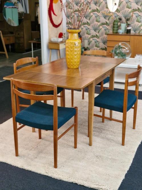 Vintage eettafel jaren 70 klein  model, Huis en Inrichting, Tafels | Eettafels, Vier personen, Rechthoekig, Ophalen