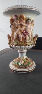 Vaas capodimonte nr 2971, Antiek en Kunst, Ophalen