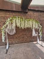 Trouwboog inclusief bloemen, Ophalen, Zo goed als nieuw