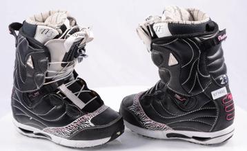 Chaussures de snowboard 37 EU NORTHWAVE DEVINE, super lace,, Envoi, Utilisé, Chaussures