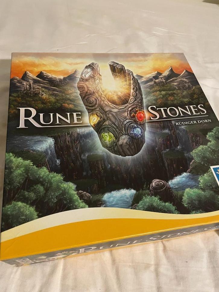 Rune stones + Nocturnal Creatures, Hobby en Vrije tijd, Gezelschapsspellen | Bordspellen, Ophalen