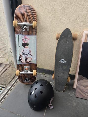 Twee skateboards met helm!  beschikbaar voor biedingen